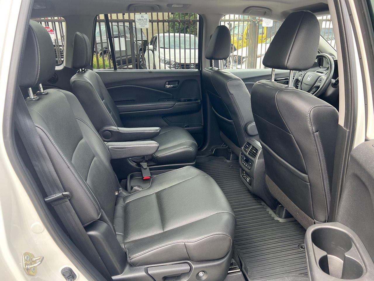 2018 Honda Pilot Touring AWD Photo35