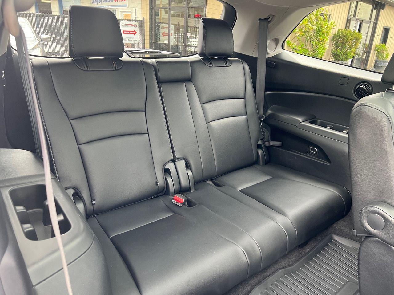 2018 Honda Pilot Touring AWD Photo14