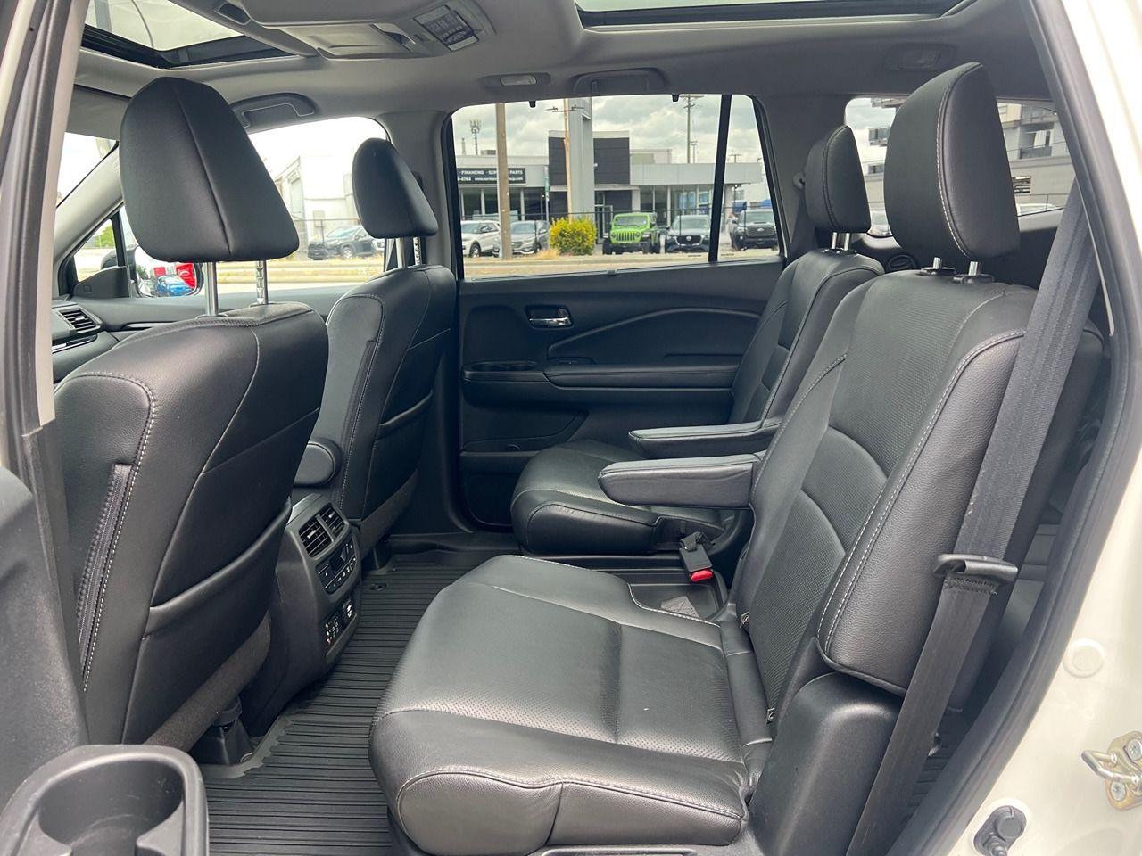 2018 Honda Pilot Touring AWD Photo37