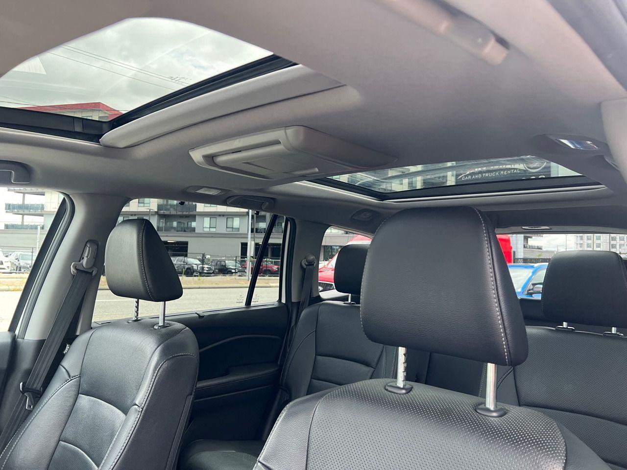 2018 Honda Pilot Touring AWD Photo19
