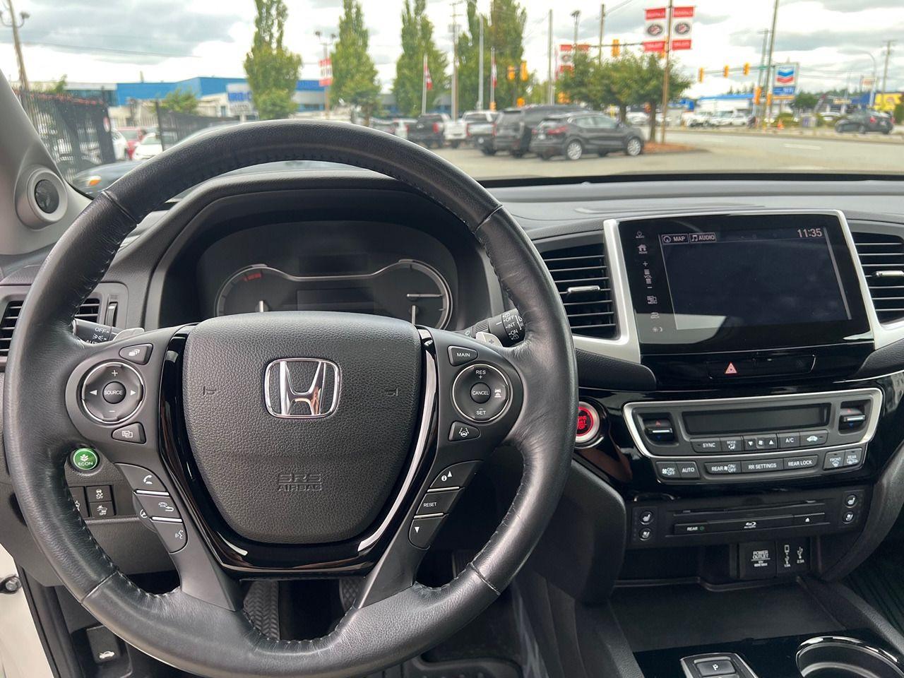 2018 Honda Pilot Touring AWD Photo42