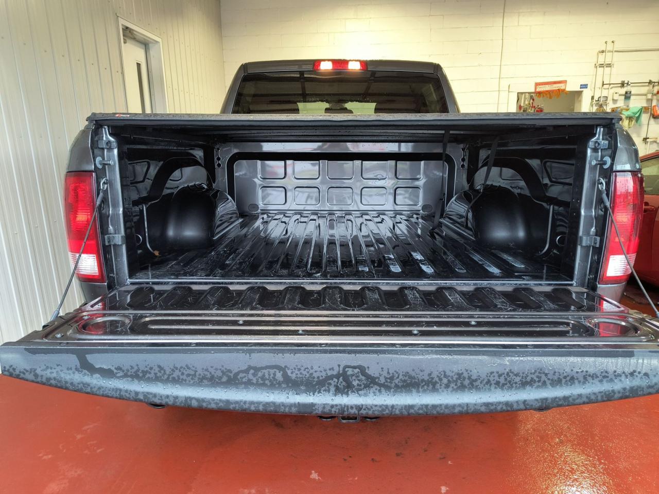 2023 RAM 1500 Classic EXPRESS Photo