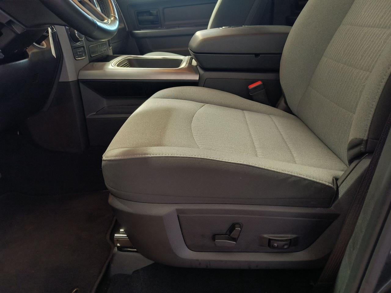 2023 RAM 1500 Classic EXPRESS Photo