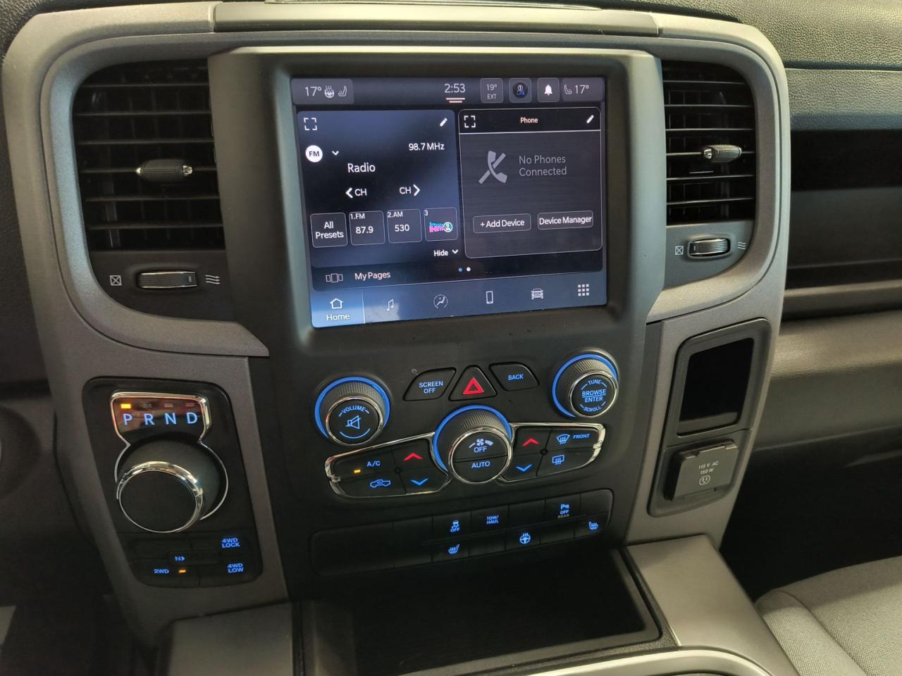 2023 RAM 1500 Classic EXPRESS Photo