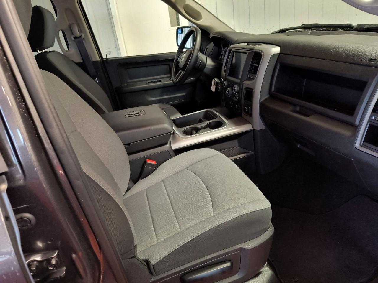 2023 RAM 1500 Classic EXPRESS Photo
