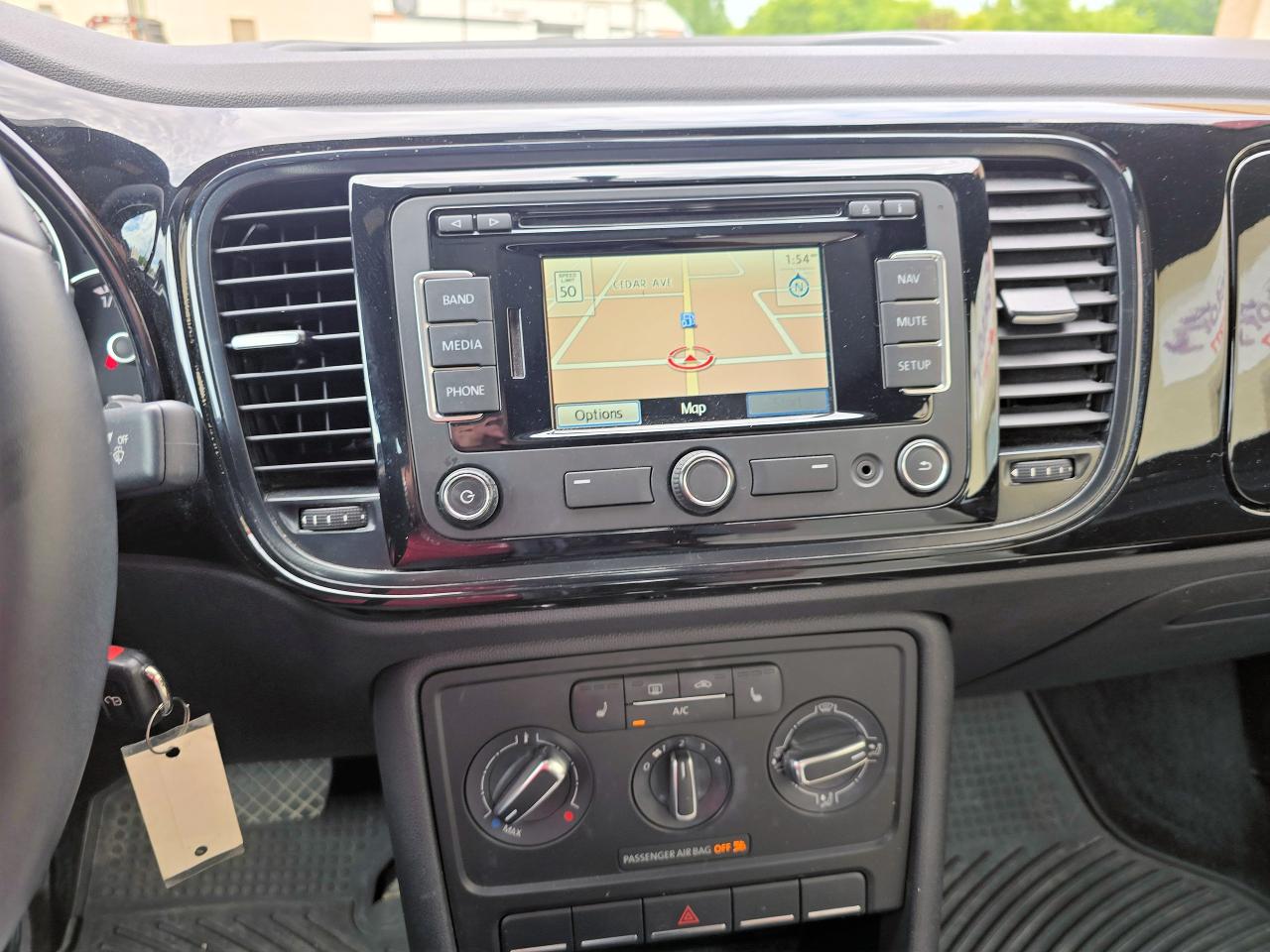 2015 Volkswagen Beetle Comfortline | Sunroof | Low KM - Photo #13