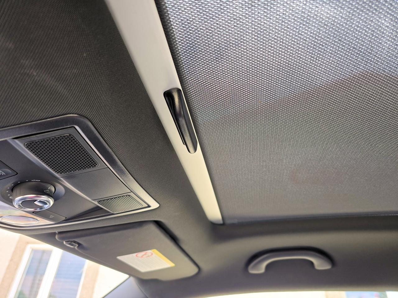 2015 Volkswagen Beetle Comfortline | Sunroof | Low KM - Photo #16