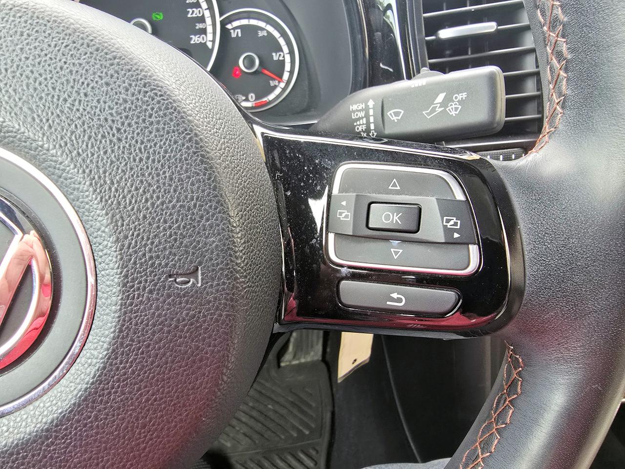 2015 Volkswagen Beetle Comfortline | Sunroof | Low KM - Photo #12