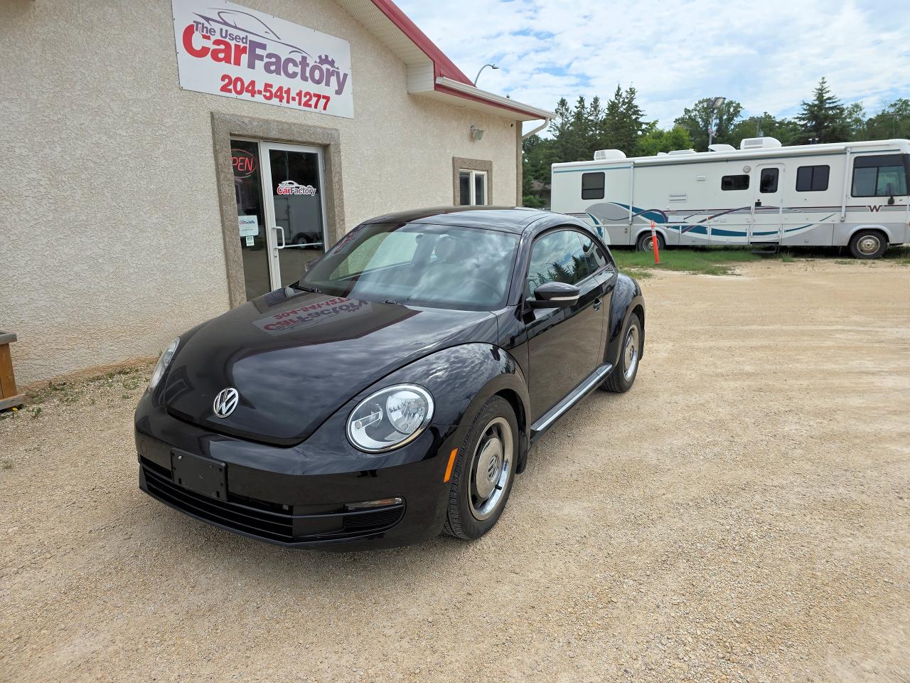 2015 Volkswagen Beetle Comfortline | Sunroof | Low KM - Photo #2