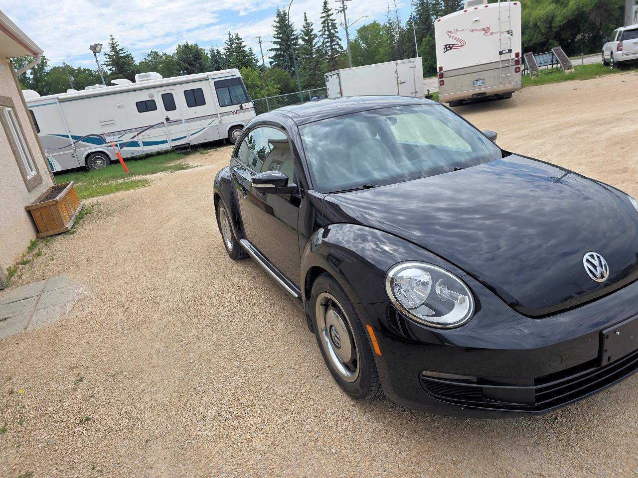 2015 Volkswagen Beetle Comfortline | Sunroof | Low KM - Photo #4