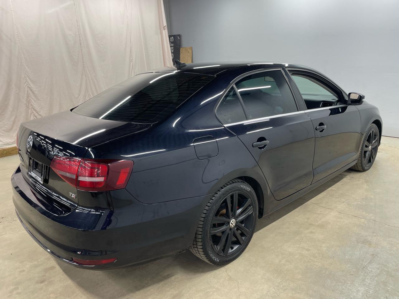 2017 Volkswagen Jetta 4dr 1.8 TSI Auto Highline Photo9