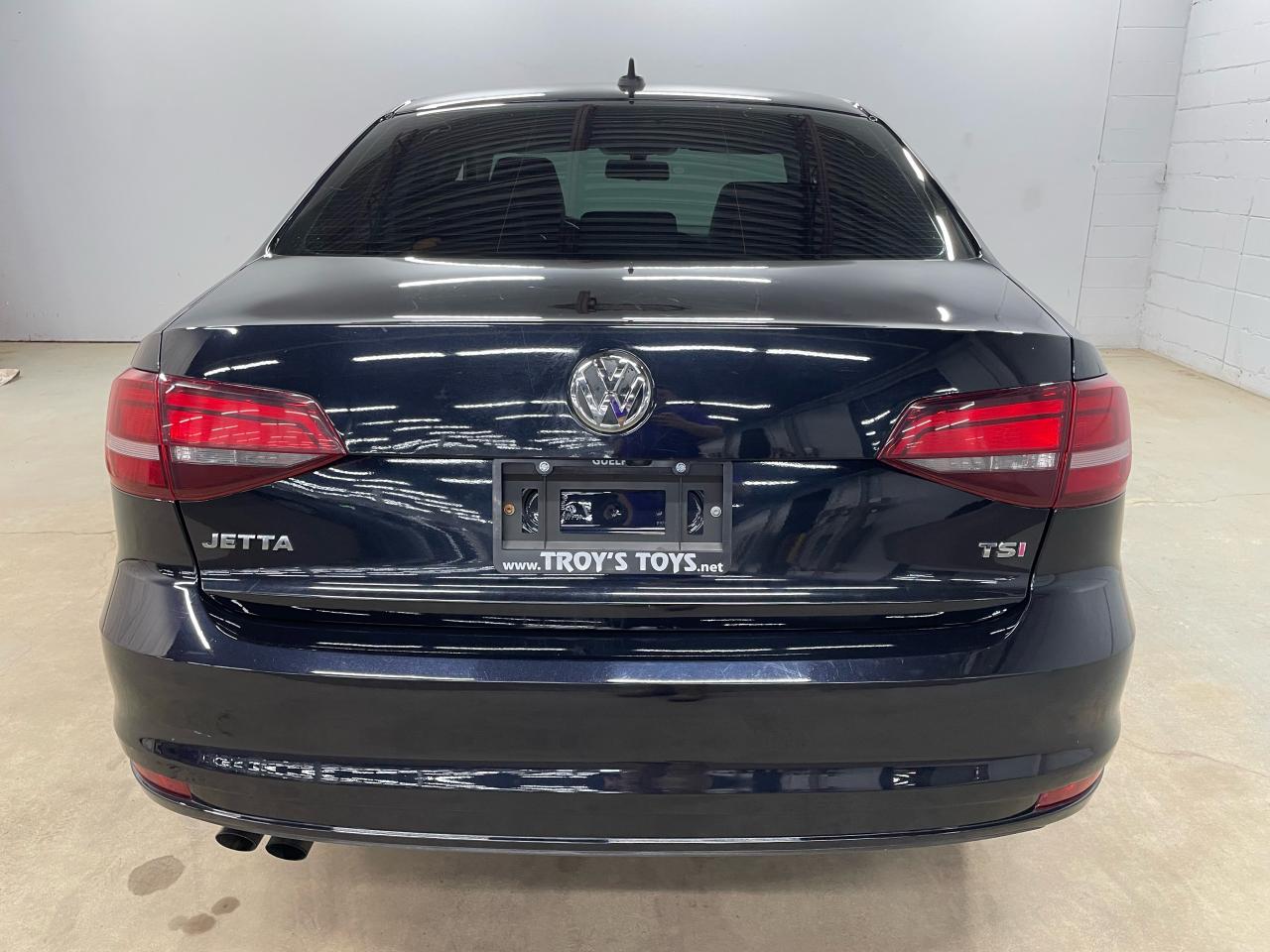 2017 Volkswagen Jetta 4dr 1.8 TSI Auto Highline Photo10
