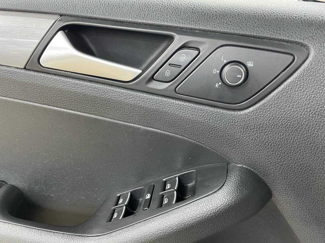 2017 Volkswagen Jetta 4dr 1.8 TSI Auto Highline Photo5