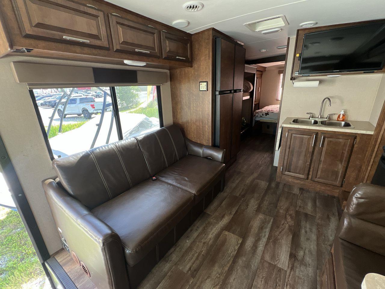 2016 Ford F-53 Motorhome Chassis 32' WITH AWNING & 2 POP OUTS, DOUBLE DOOR FRIDGE, A/C!! Photo