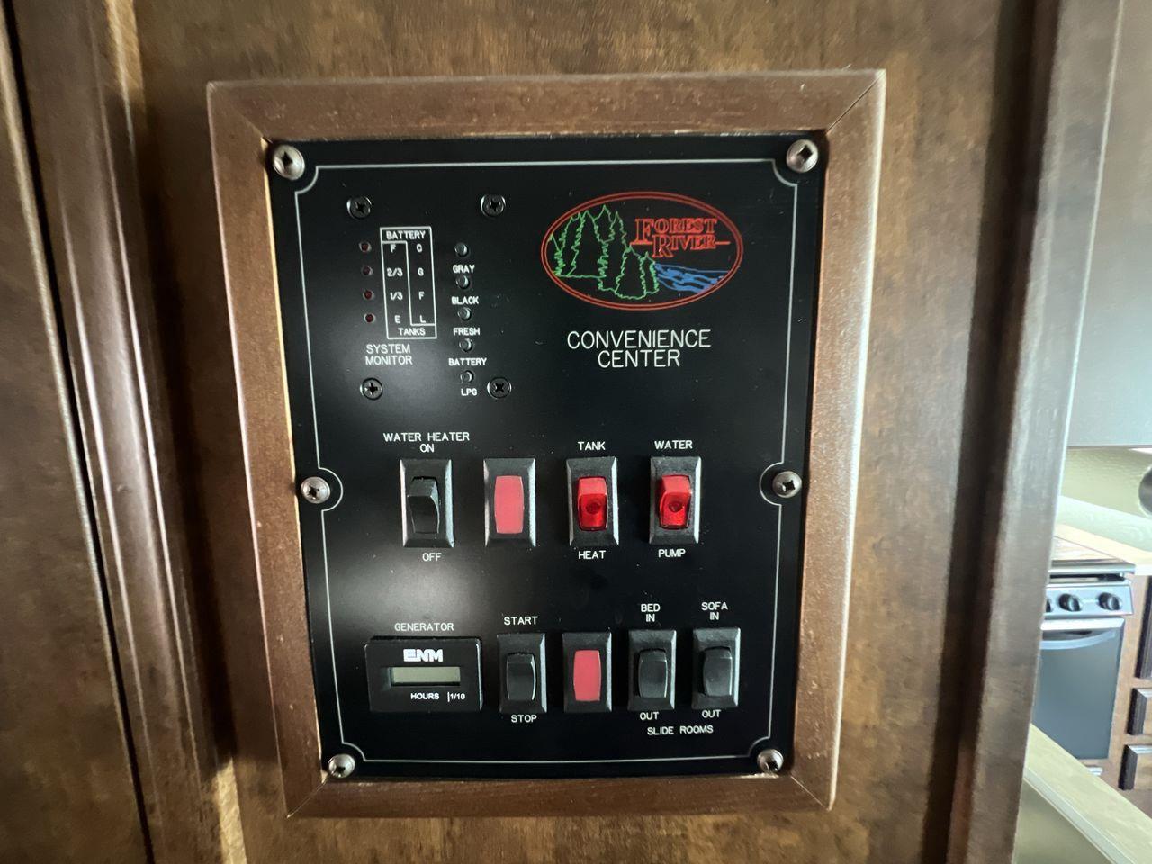 2016 Ford F-53 Motorhome Chassis 32' WITH AWNING & 2 POP OUTS, DOUBLE DOOR FRIDGE, A/C!! Photo