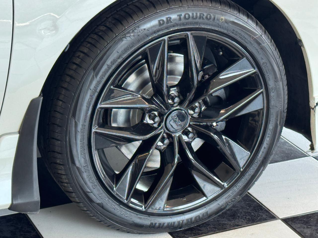 2017 Toyota Corolla iM Hatchback+New Tires+Alloys+Brakes+CLEAN CARFAX Photo48