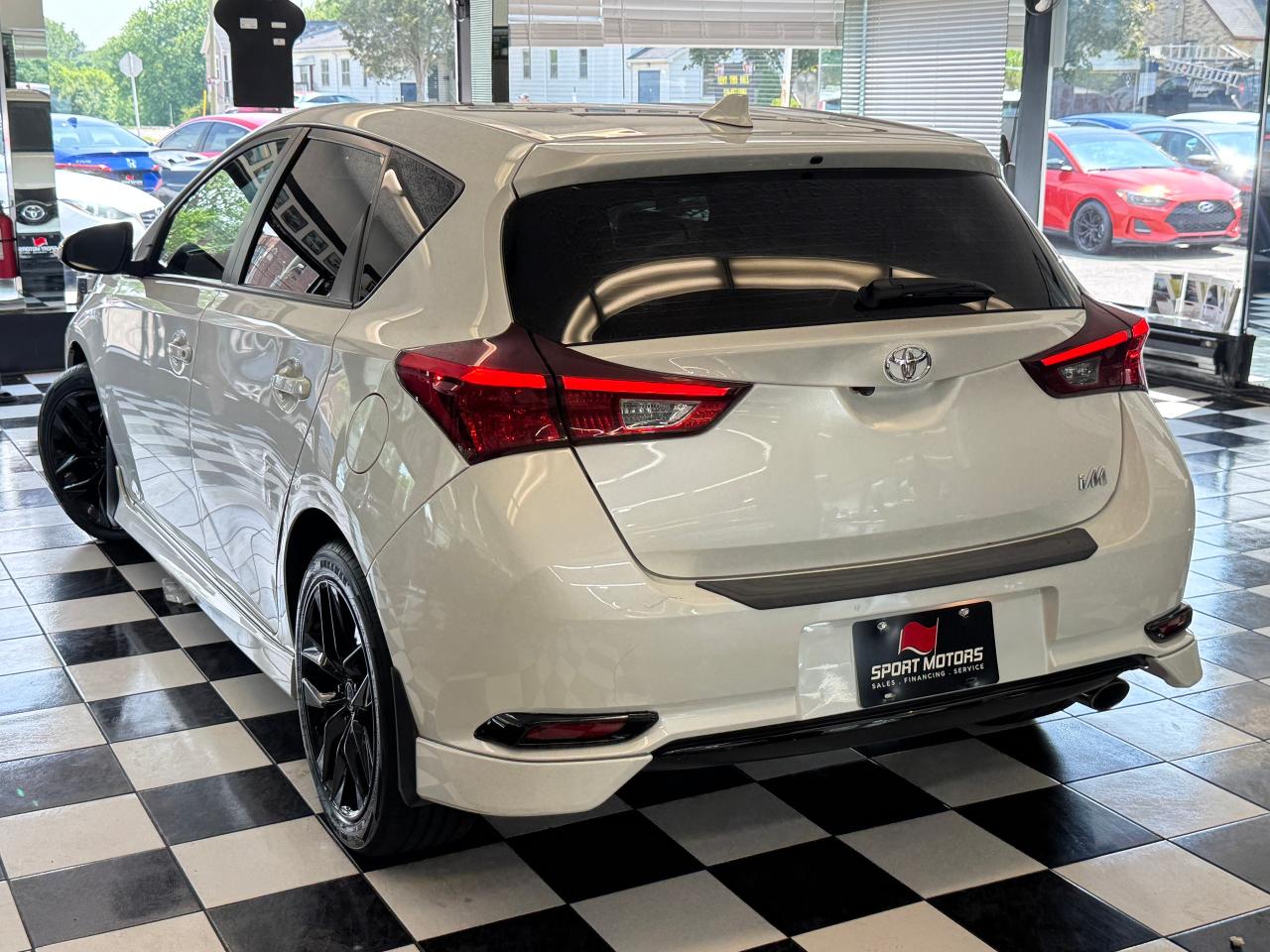 2017 Toyota Corolla iM Hatchback+New Tires+Alloys+Brakes+CLEAN CARFAX Photo17