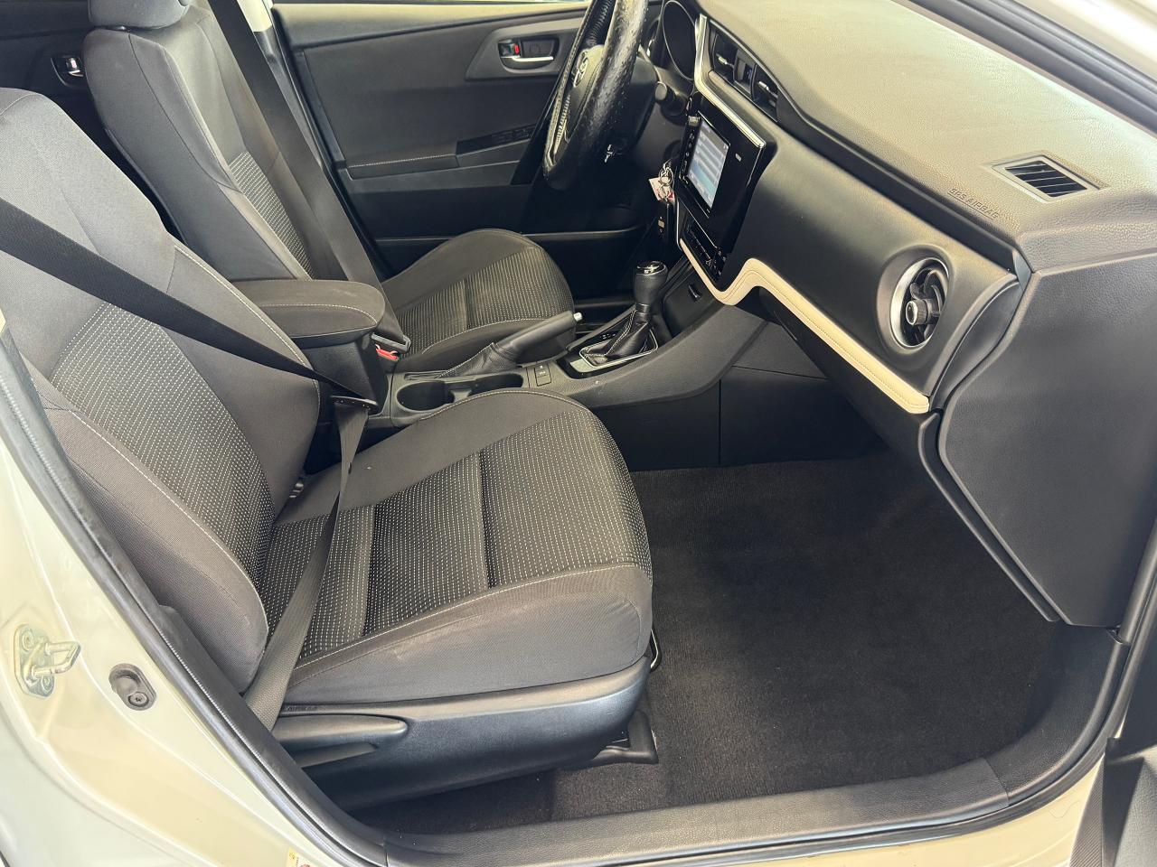 2017 Toyota Corolla iM Hatchback+New Tires+Alloys+Brakes+CLEAN CARFAX Photo25