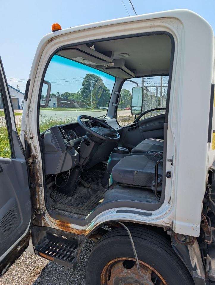 2014 Isuzu NQR 150" WB White Cab Cube Van Photo