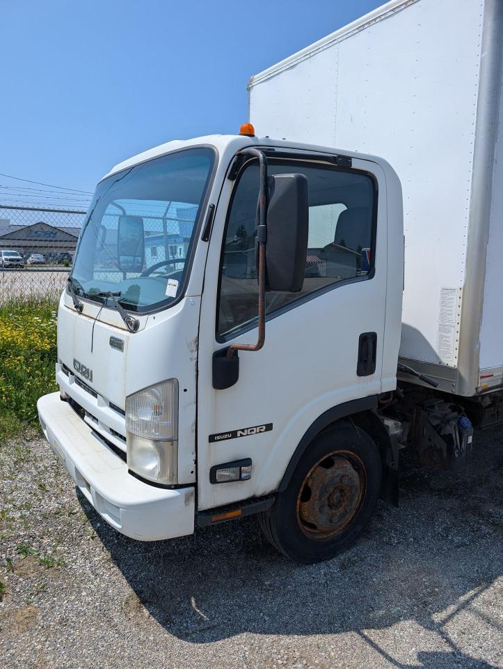 2014 Isuzu NQR 150" WB WHITE CAB Photo1