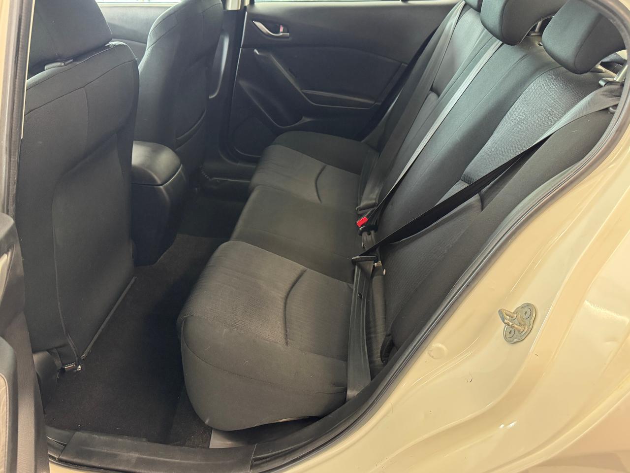 2016 Mazda MAZDA3 GX+New Tires+Brakes+Camera+A/C+CLEAN CARFAX Photo24