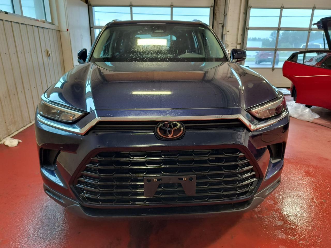 2024 Toyota Grand Highlander HYBRID XLE Photo2
