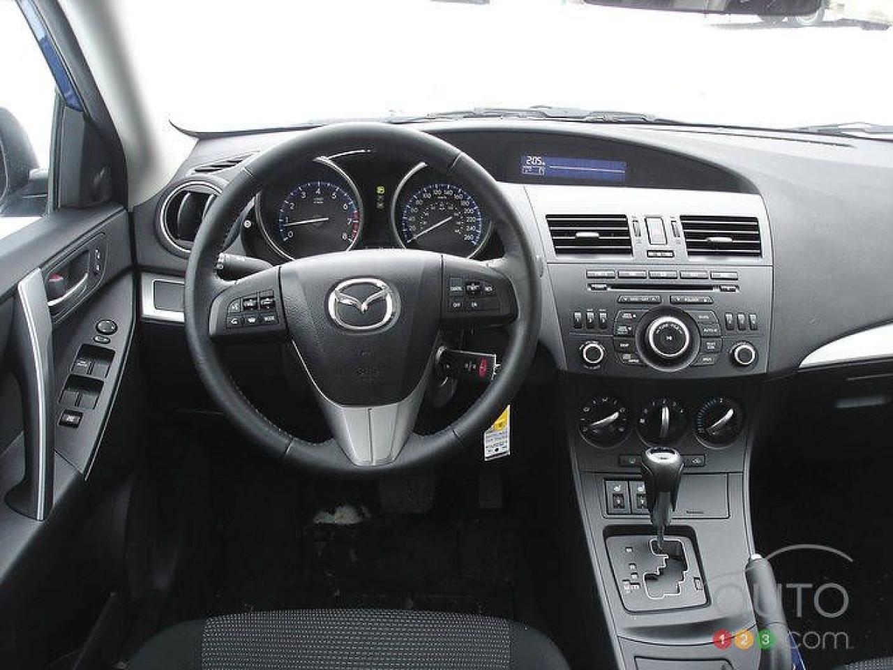2010 Mazda MAZDA3 GT/LOW KM/ LOADED / ICE COLD AC / SUNROOF / CLEAN - Photo #2