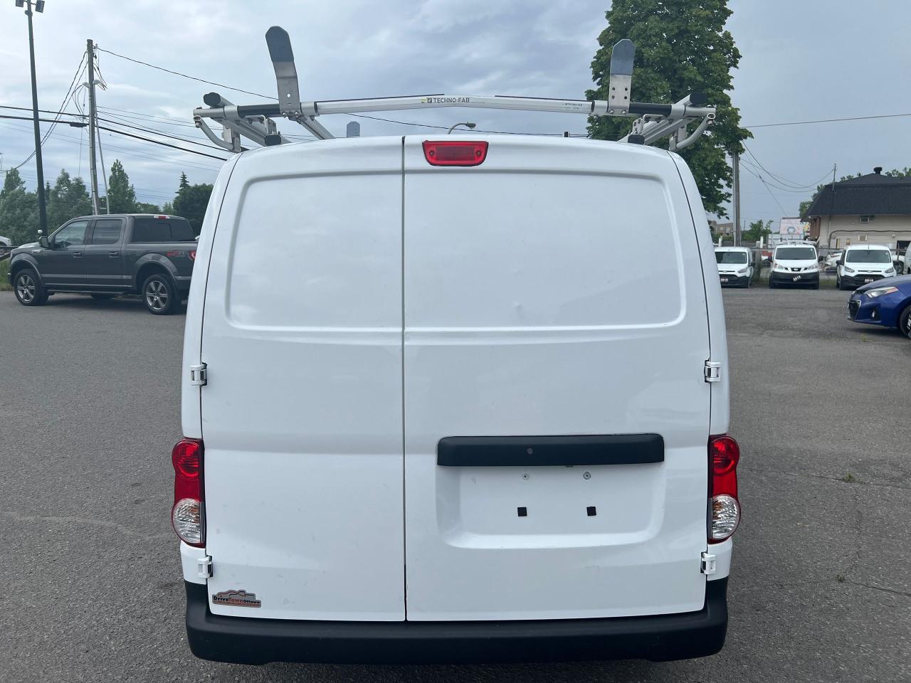 2021 Nissan NV200 SV - Photo #4