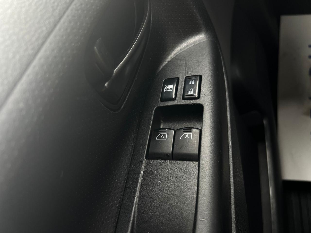 2021 Nissan NV200 SV - Photo #10