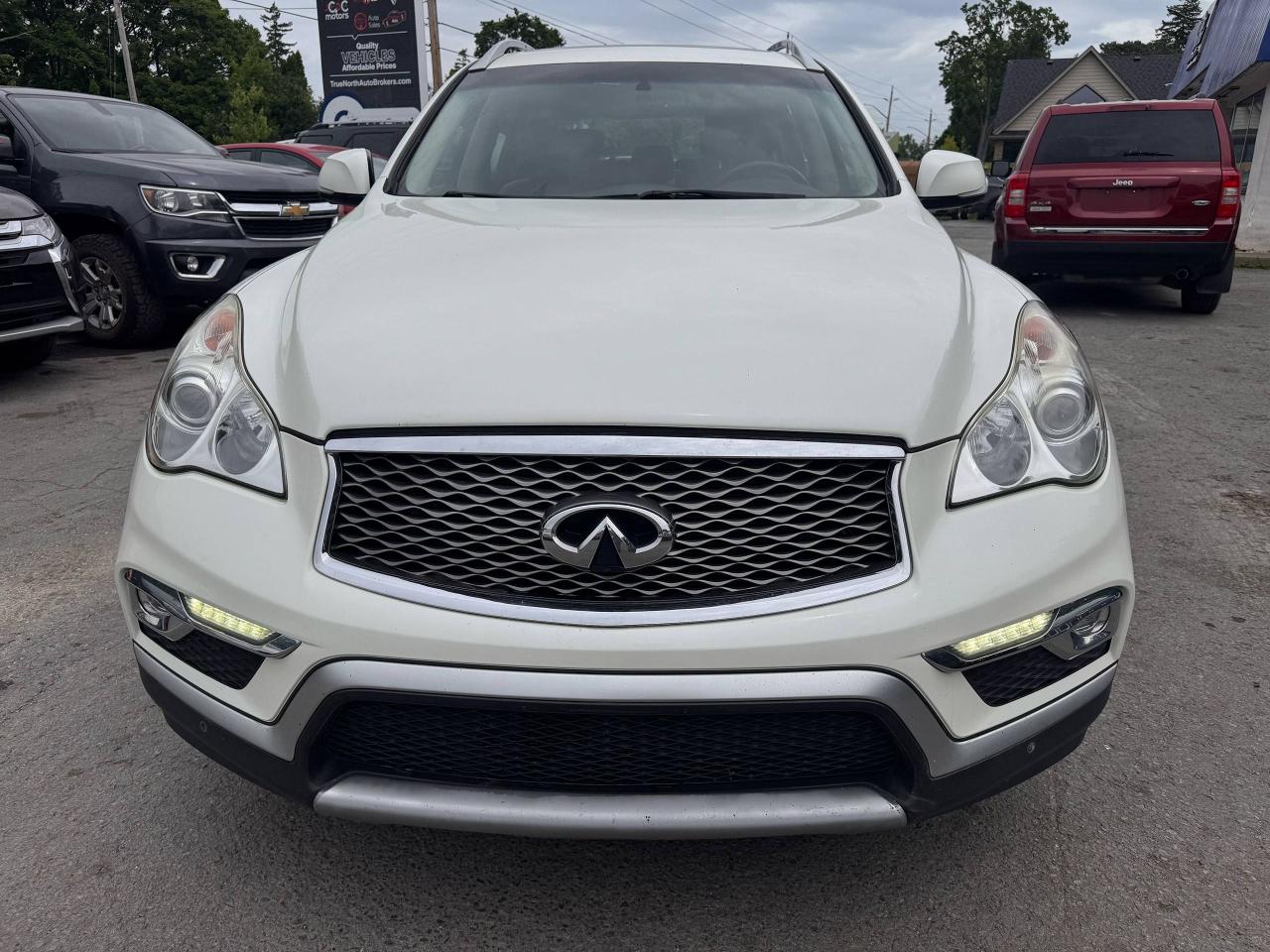 2016 Infiniti QX50 AWD - Photo #2
