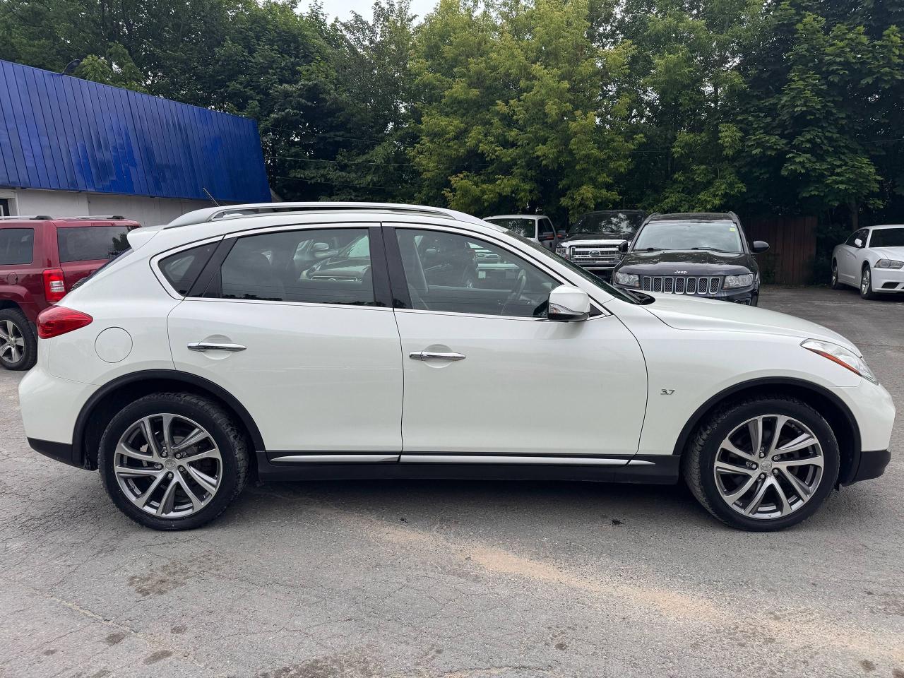 2016 Infiniti QX50 AWD - Photo #8