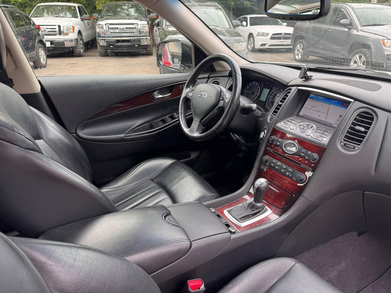 2016 Infiniti QX50 AWD - Photo #10