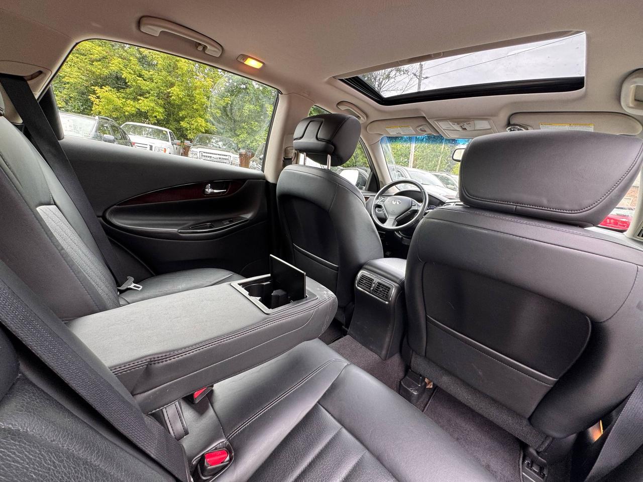 2016 Infiniti QX50 AWD - Photo #12