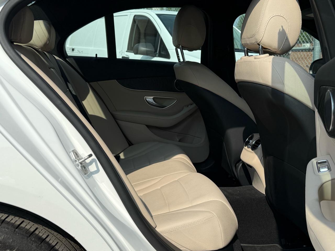 2015 Mercedes-Benz C-Class C 300 AMG|KEYLESS|HEATED SEATS - Photo #10