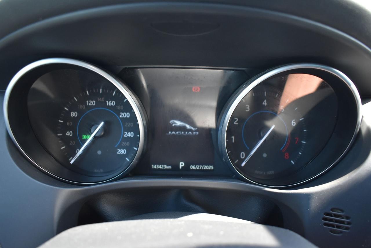 2018 Jaguar F-PACE 35t AWD Prestige 3.0L Supercharged - Photo #36