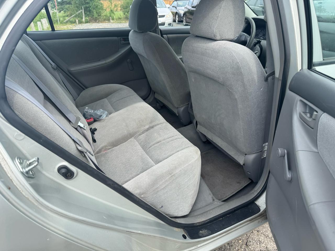 2004 Toyota Corolla CE - Photo #6