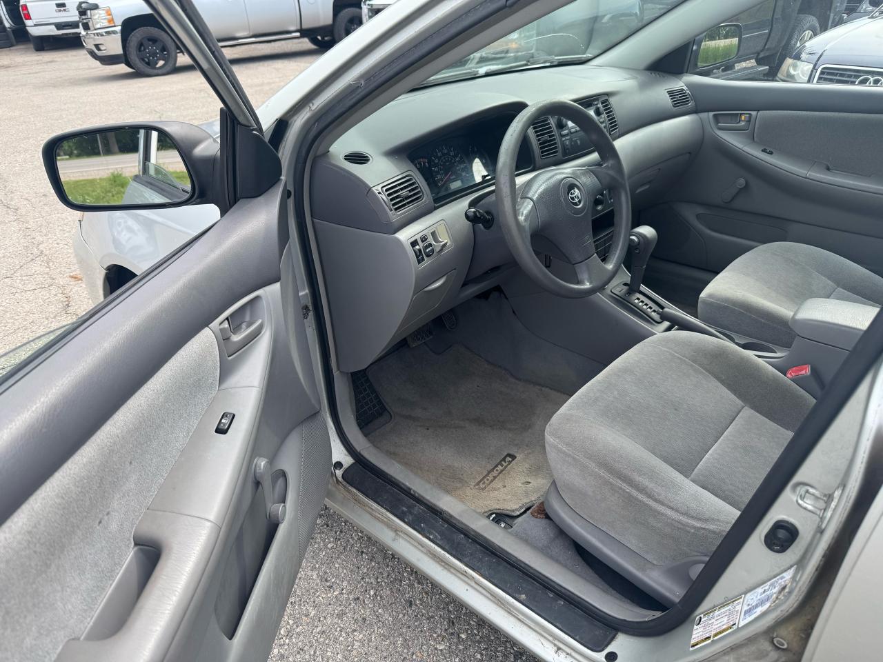 2004 Toyota Corolla CE - Photo #7