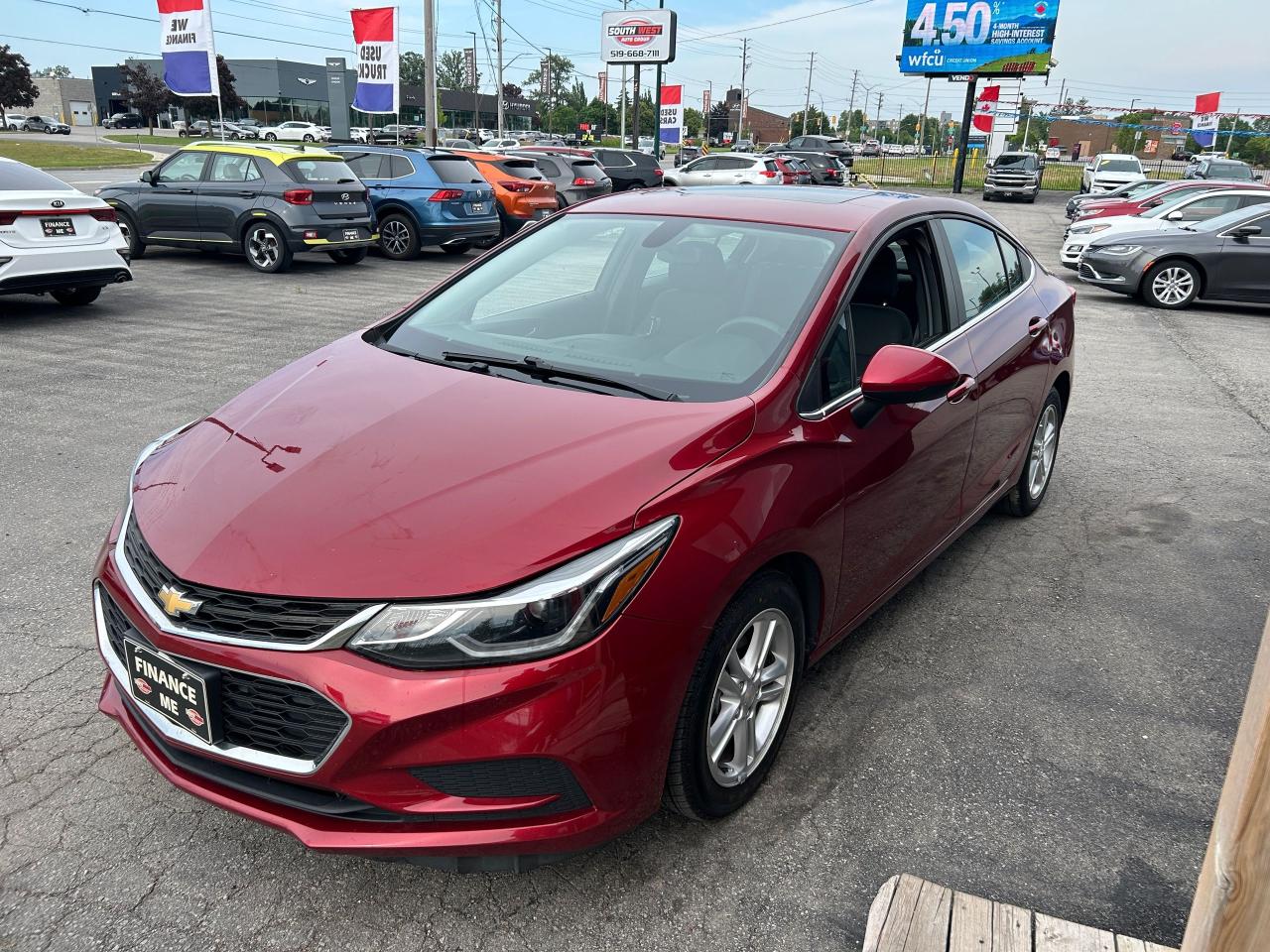 2017 Chevrolet Cruze LT - Photo #4