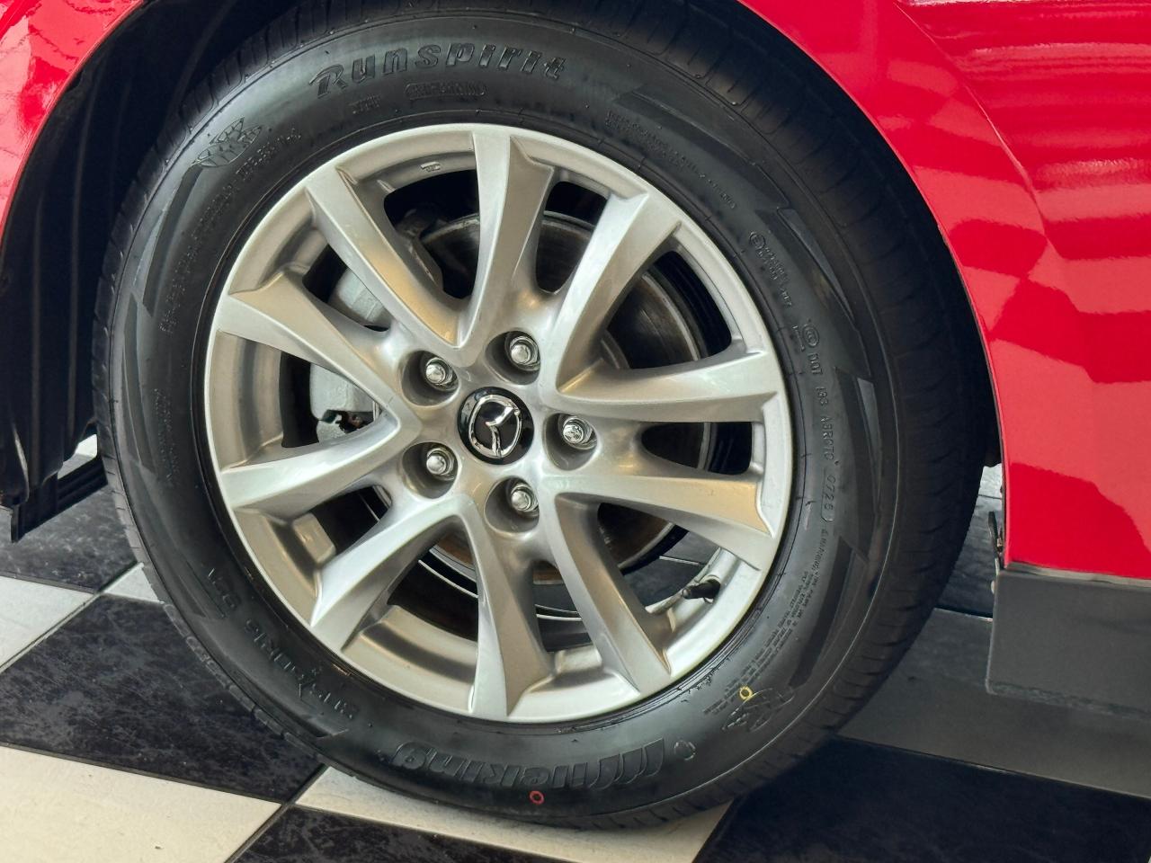 2016 Mazda MAZDA3 GS Hatchback+New Tires+Sunroof+CLEAN CARFAX - Photo #46