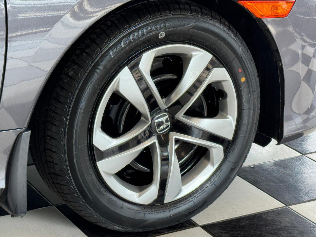 2018 Honda Civic LX+New Tires+Brakes+Camera+ApplePlay+CLEAN CARFAX - Photo #50