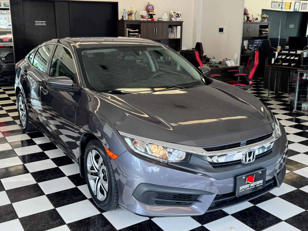 2018 Honda Civic LX+New Tires+Brakes+Camera+ApplePlay+CLEAN CARFAX Photo8