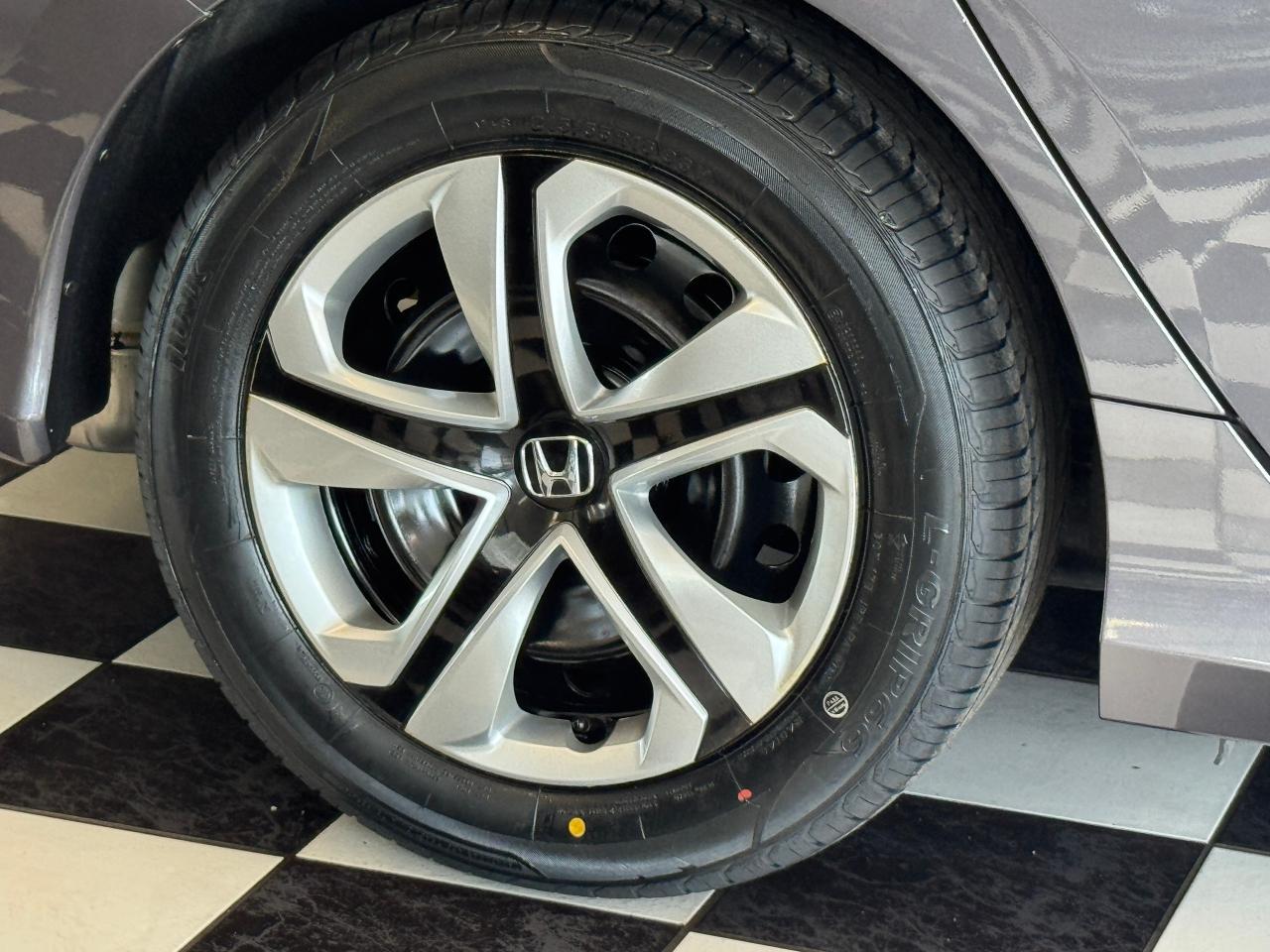 2018 Honda Civic LX+New Tires+Brakes+Camera+ApplePlay+CLEAN CARFAX Photo49