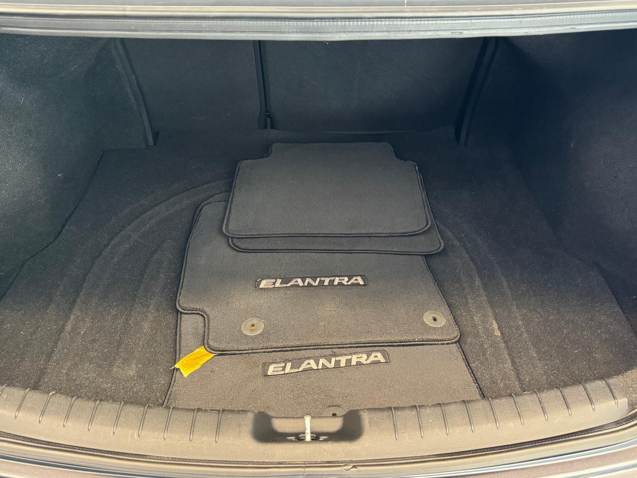 2018 Hyundai Elantra GL Manual+Camera+ApplePlay+Blind Spot+CLEAN CARFAX Photo25