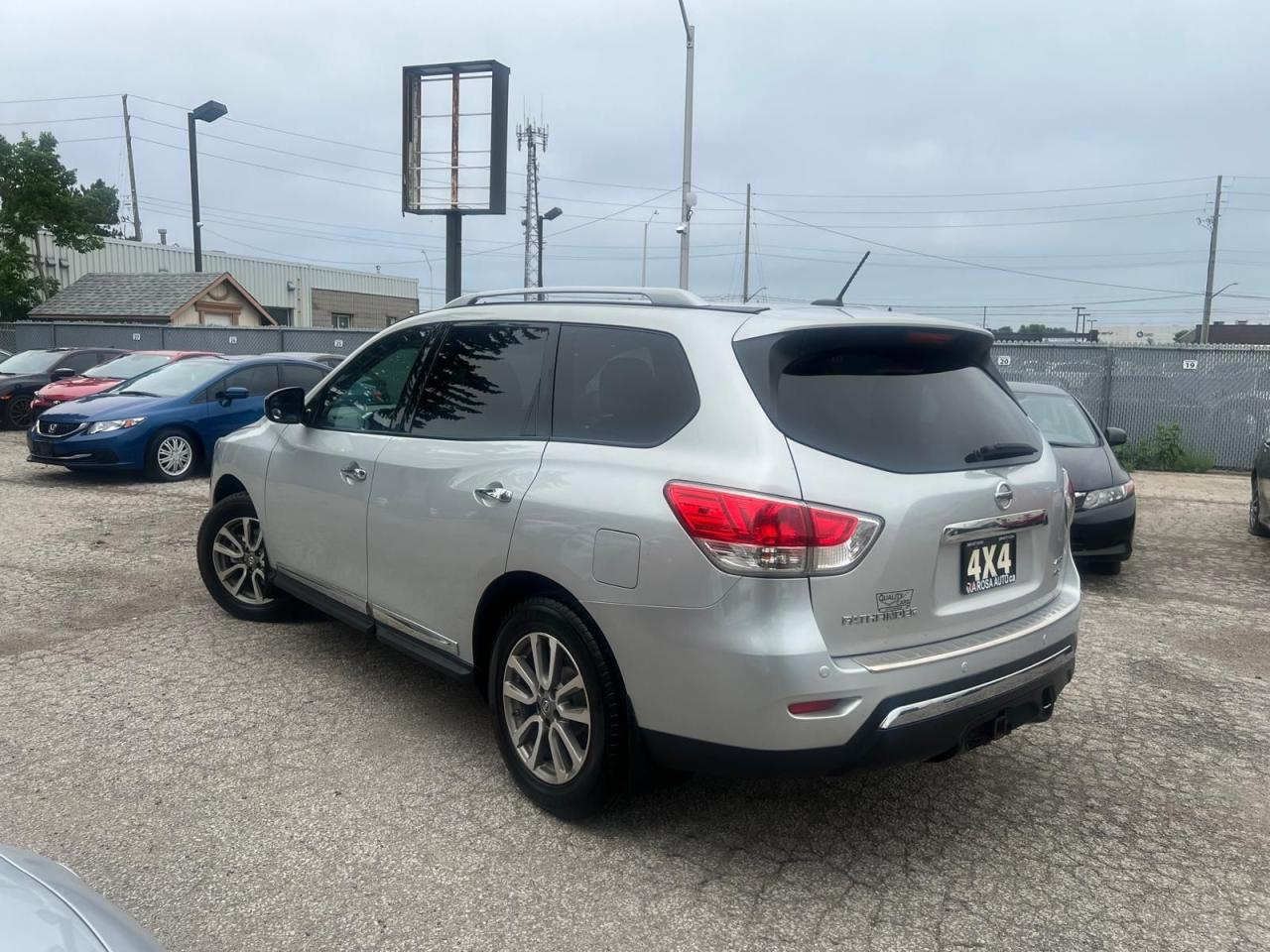 2014 Nissan Pathfinder AUTO AWD 7 PASS HEATED SEATS BACKUP CAM SUNROOF BT - Photo #5