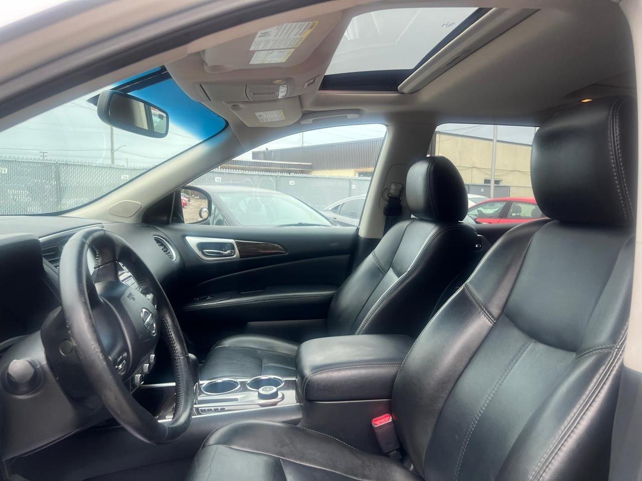 2014 Nissan Pathfinder AUTO AWD 7 PASS HEATED SEATS BACKUP CAM SUNROOF BT - Photo #1