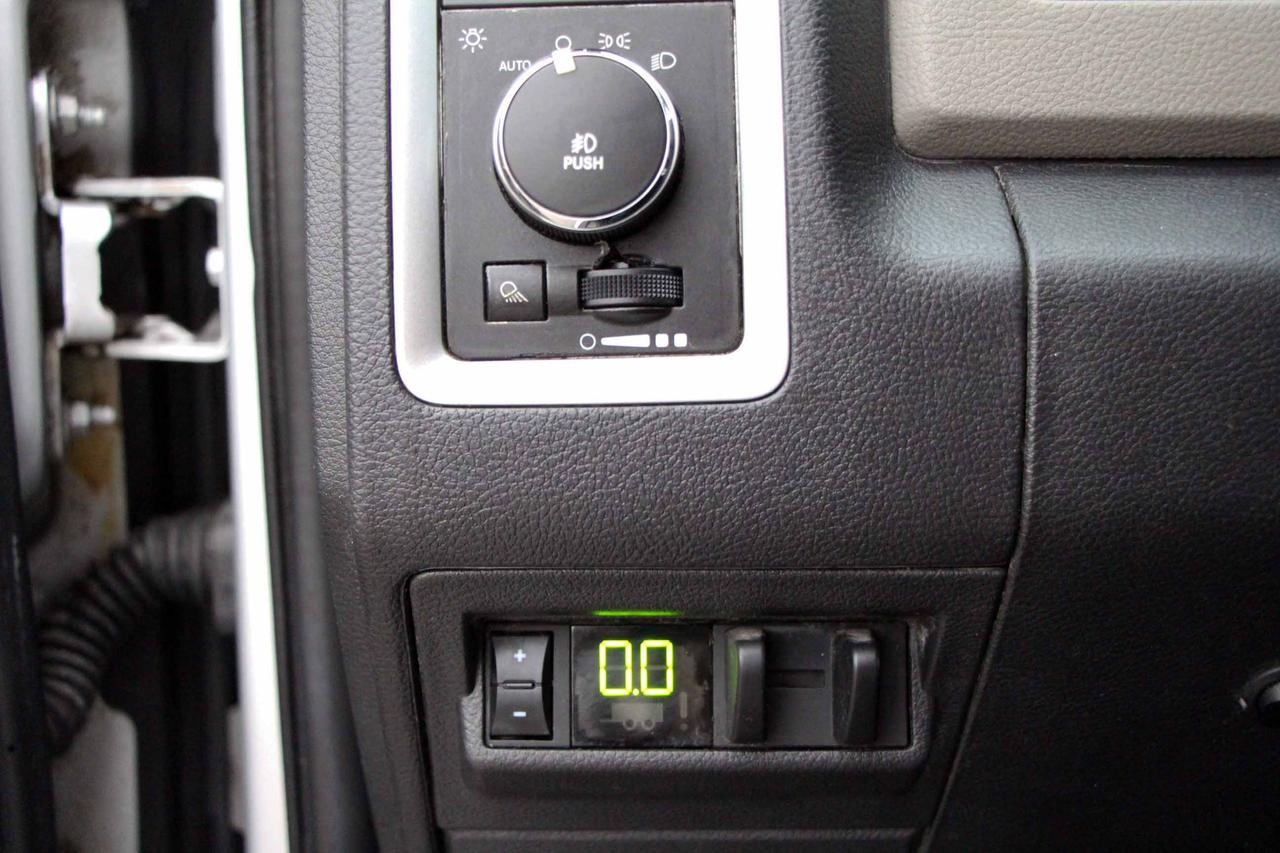 2012 RAM 1500 4WD CREW CAB 140.5" OUTDOORSMAN Photo