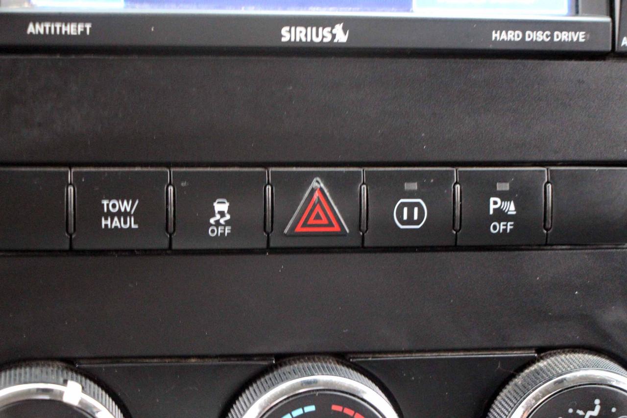 2012 RAM 1500 4WD CREW CAB 140.5" OUTDOORSMAN Photo
