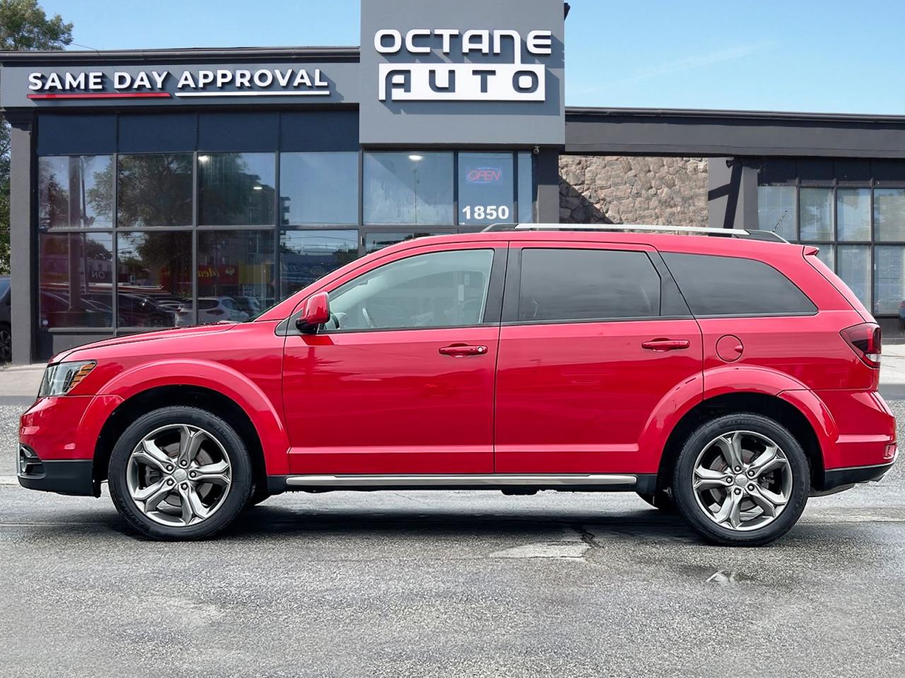 2017 Dodge Journey Crossroad Plus FWD - Photo #3