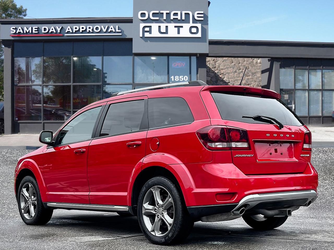 2017 Dodge Journey Crossroad Plus FWD - Photo #4