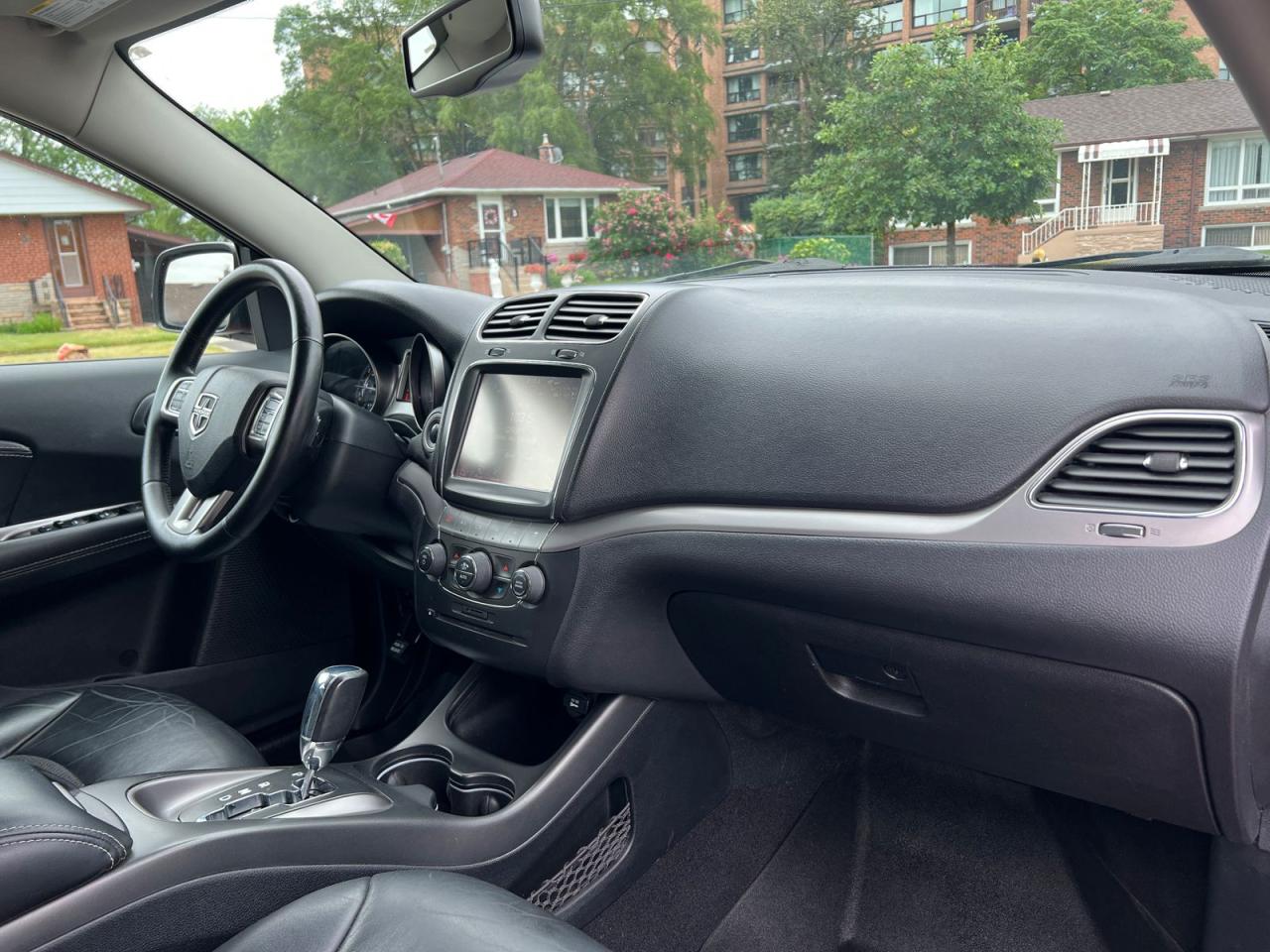 2017 Dodge Journey Crossroad Plus FWD - Photo #11